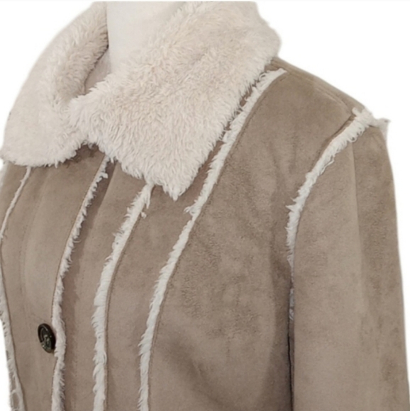 Big Chill Jacket Tan Faux Fur Shearling Raw Trim Button Front Pockets - Picture 9 of 13